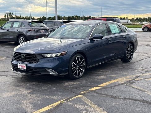 Used 2024 Honda Accord Touring image 7