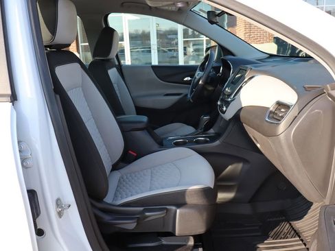 Used 2020 Chevrolet Equinox L image 39