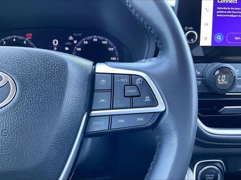 Used 2025 Toyota Grand Highlander FWD image 25