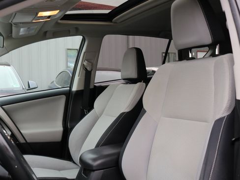 Used 2016 Toyota RAV4 XLE image 12
