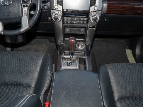 Used 2024 Toyota 4Runner Limited AWD/4WD image 25