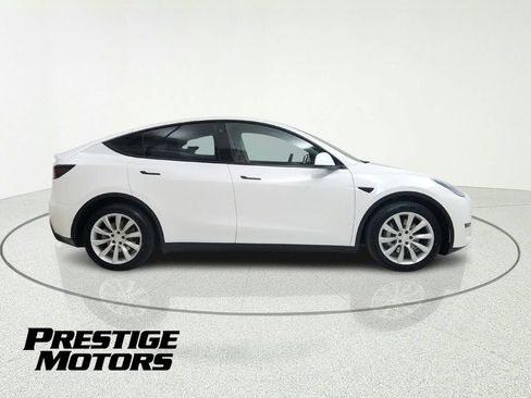 Used 2021 Tesla Model Y Long Range AWD/4WD image 7