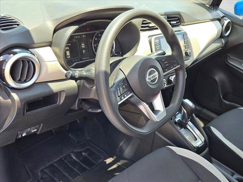 Used 2021 Nissan Versa SV FWD image 10