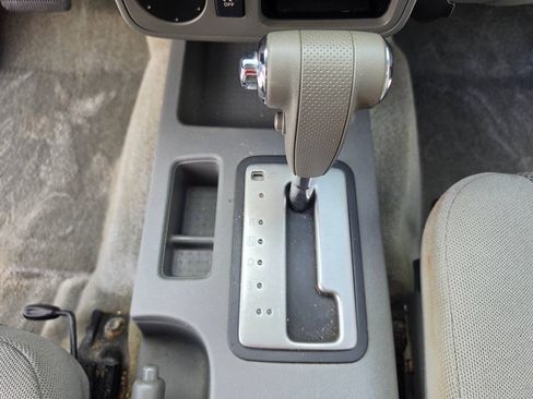 Used 2012 Nissan Frontier SV w/ SV Premium Utility Pkg RWD image 38