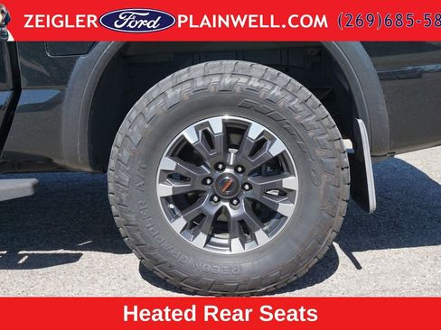 Used 2021 Nissan Titan PRO-4X w/ Pro-4x Convenience Package AWD/4WD image 9