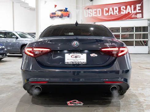 Used 2019 Alfa Romeo Giulia Ti w/ Quick Order Package 22Z Lusso RWD image 6