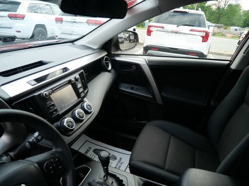 Used 2018 Toyota RAV4 LE w/ All Weather Liner Package AWD/4WD image 11
