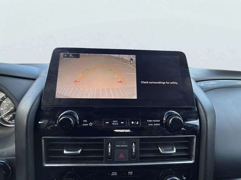 Used 2021 Nissan Armada SV image 12