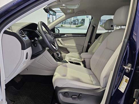 Certified 2023 Volkswagen Tiguan SE FWD image 16