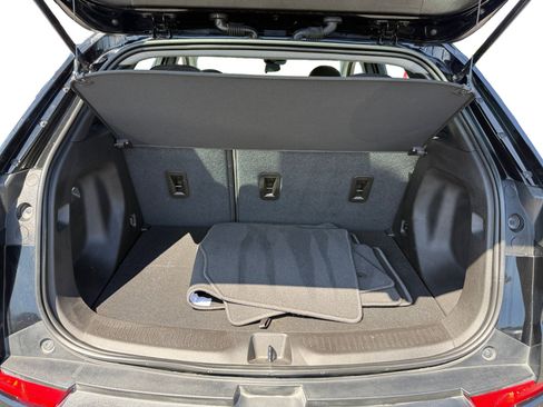 Used 2023 Chevrolet Bolt EUV LT FWD image 17