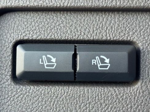 Used 2021 Lincoln Nautilus Reserve image 29