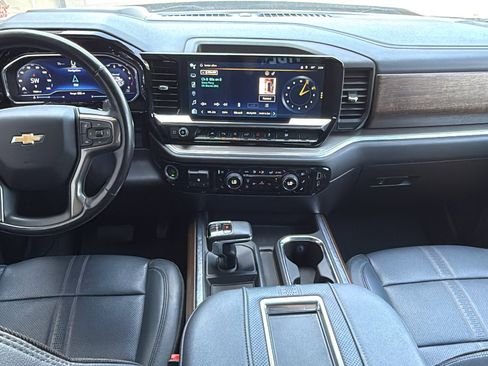 Used 2022 Chevrolet Silverado 1500 High Country w/ High Country Premium Package image 17