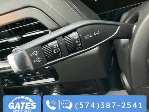 Used 2025 GMC Yukon XL Denali AWD/4WD image 33