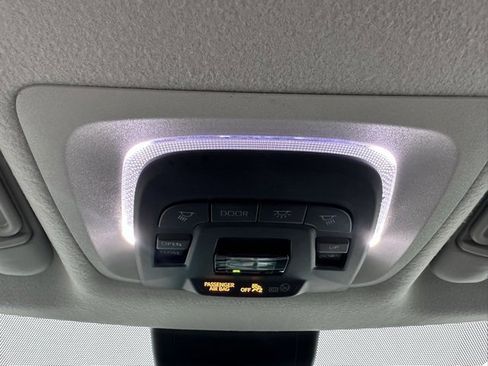 Used 2022 Toyota Corolla Cross LE image 28