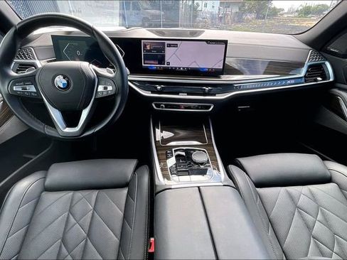 Used 2025 BMW X5 sDrive40i w/ Premium Package image 14