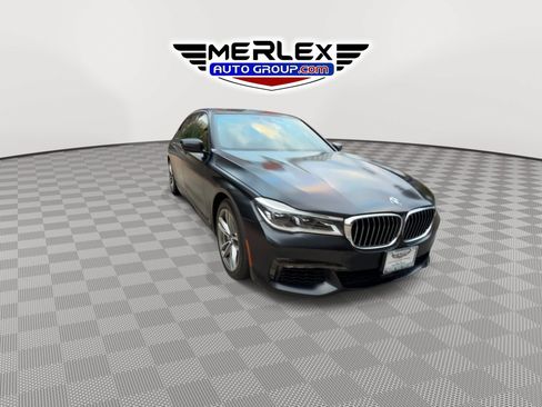 Used 2019 BMW 750i xDrive AWD/4WD image 2