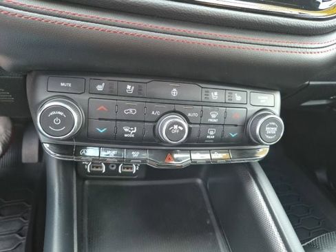 Used 2023 Dodge Durango GT AWD/4WD image 25