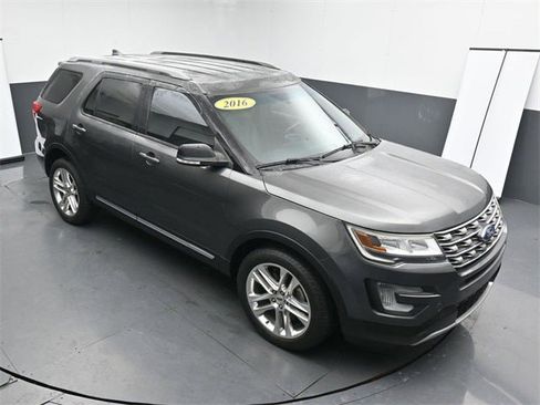 Used 2016 Ford Explorer XLT w/ Equipment Group 202A image 22