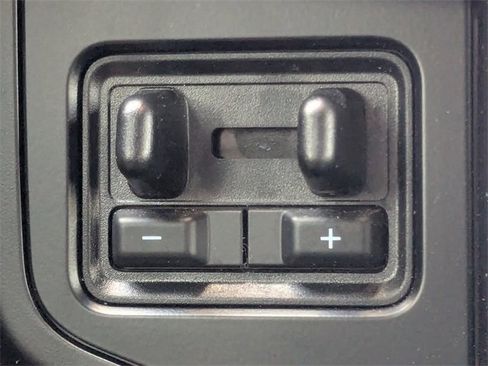 Used 2024 Ford Expedition Limited image 28