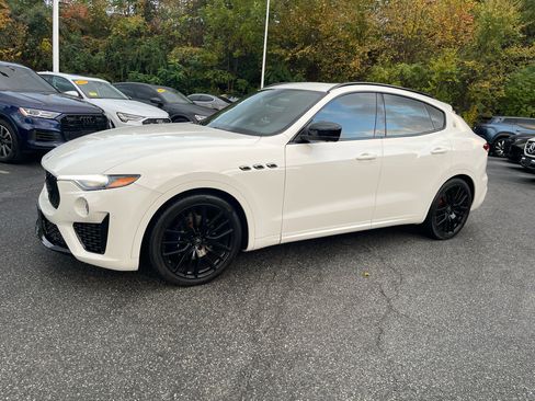 Used 2021 Maserati Levante image 6