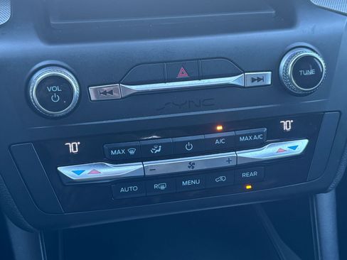 Used 2020 Ford Explorer XLT w/ Equipment Group 202A image 25