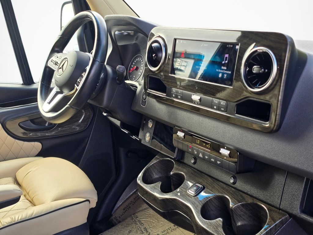 Used 2020 Mercedes-Benz Sprinter 3500 image 38