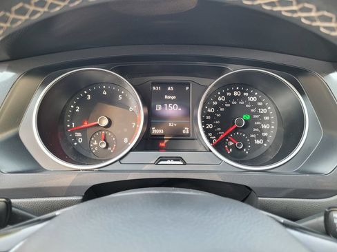 Used 2021 Volkswagen Tiguan SE w/ Panoramic Sunroof Package AWD/4WD image 24