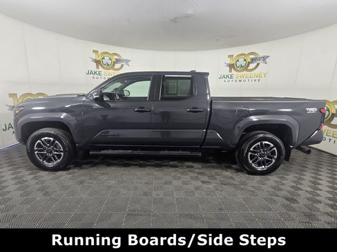 Used 2024 Toyota Tacoma TRD Sport w/ TRD Sport Premium Package AWD/4WD image 4