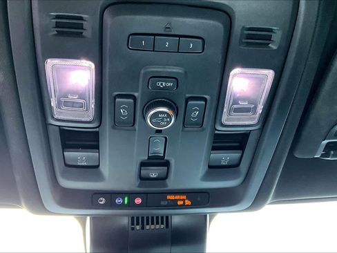 Used 2024 GMC Yukon XL Denali w/ Advanced Technology Package AWD/4WD image 27