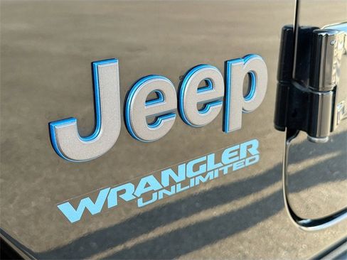 Used 2022 Jeep Wrangler Unlimited Rubicon 4xe image 11