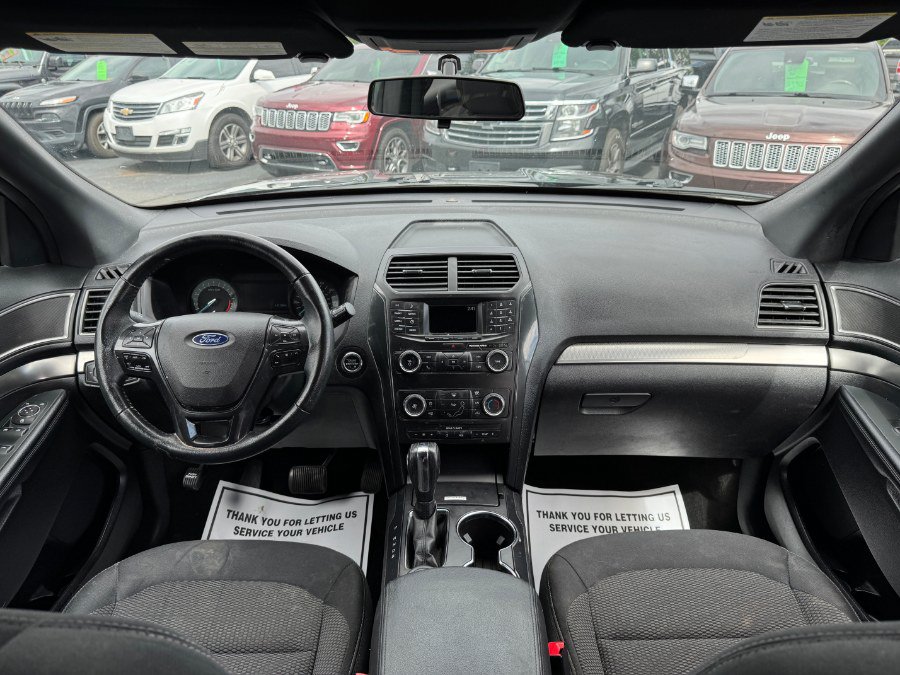 Used 2018 Ford Explorer XLT AWD/4WD image 22