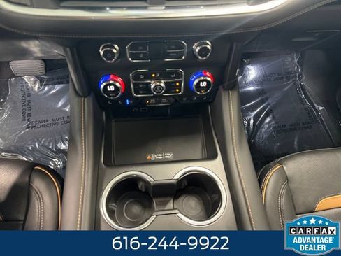 Used 2023 GMC Yukon XL AT4 AWD/4WD image 13