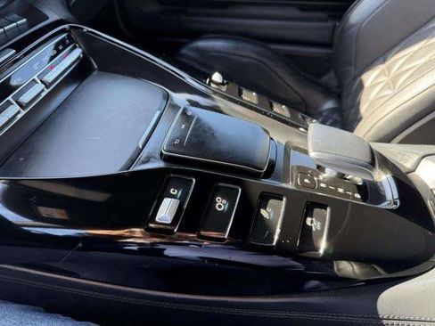 Used 2021 Mercedes-Benz AMG GT Roadster image 34