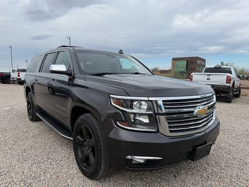 Used 2018 Chevrolet Suburban Premier image 1