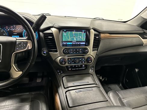 Used 2020 GMC Yukon Denali w/ Open Road Package AWD/4WD image 30