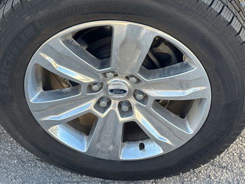 Used 2016 Ford F150 Platinum w/ Equipment Group 701A Luxury image 15