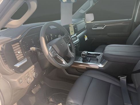 Used 2026 Chevrolet Silverado 1500 RST w/ Dark Appearance Package AWD/4WD image 15