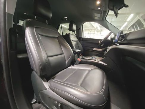 Used 2023 Ford Explorer XLT w/ Equipment Group 202A image 26