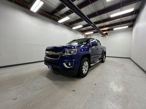 Used 2017 Chevrolet Colorado LT w/ LT Convenience Package image 4