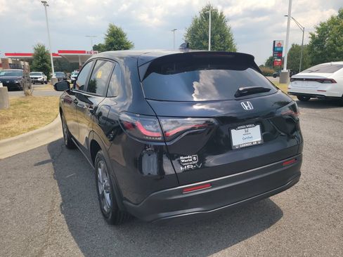 Used 2026 Honda HR-V LX image 5