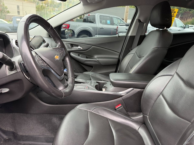 Used 2018 Chevrolet Volt Premier w/ Driver Confidence Package FWD image 11