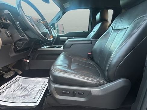 Used 2014 Ford F250 Lariat w/ Lariat Interior Package image 12