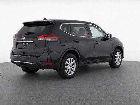 Used 2018 Nissan Rogue S FWD image 4