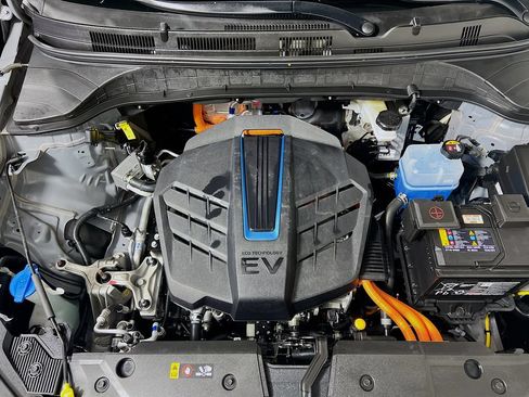 Used 2023 Hyundai Kona SEL w/ Cargo Package FWD image 31