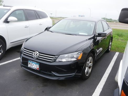 Used 2013 Volkswagen Passat 2.5 SE FWD image 1
