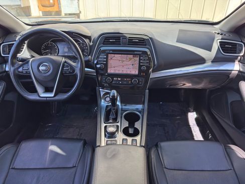 Used 2019 Nissan Maxima 3.5 SV w/ Floor Mat Group FWD image 11