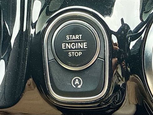 Used 2021 Mercedes-Benz GLA 250 w/ Premium Package image 36