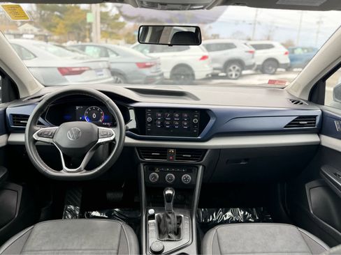 Certified 2022 Volkswagen Taos SE image 19