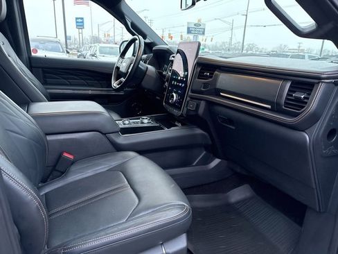 Used 2023 Ford Expedition Max Platinum image 11