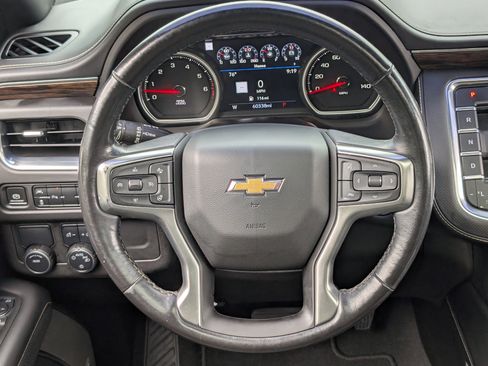 Used 2021 Chevrolet Suburban Premier w/ Premium Package 2 RWD image 27